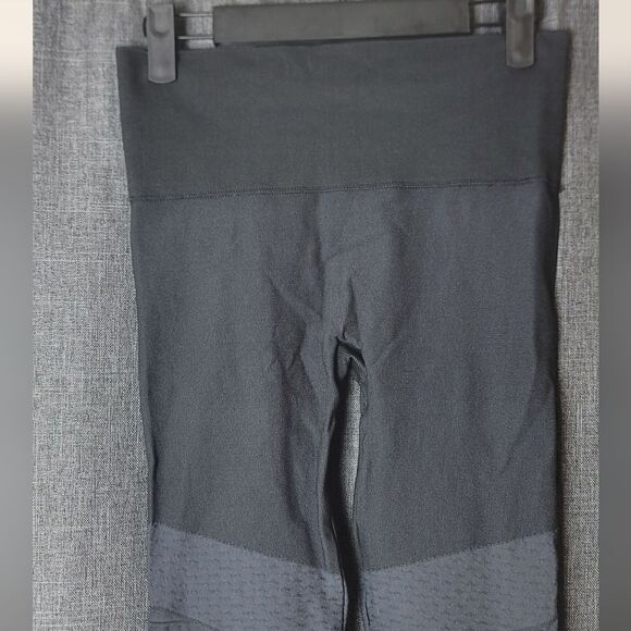 SPANX Seamless Moto Leggings - Picture 3 of 6